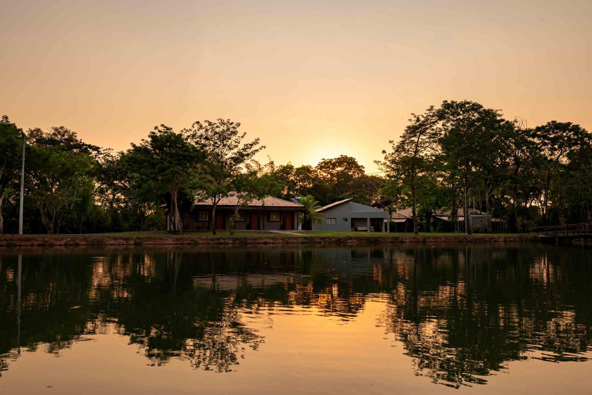 Spa Agua Milagrosa Cuiabá Exteriör bild