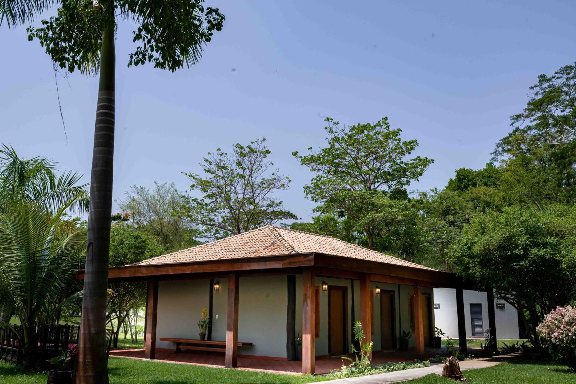Spa Agua Milagrosa Cuiabá Exteriör bild